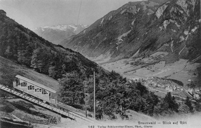 Braunwaldbahn mit Rueti.jpg
